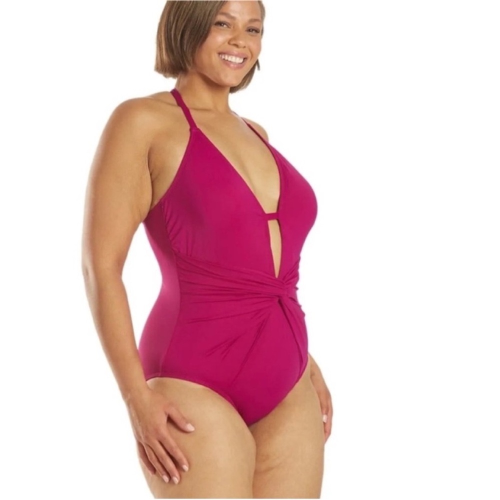 La Blanca Island Goddess Hot Pink 
Twist Swimsuit One Pice Sz Large